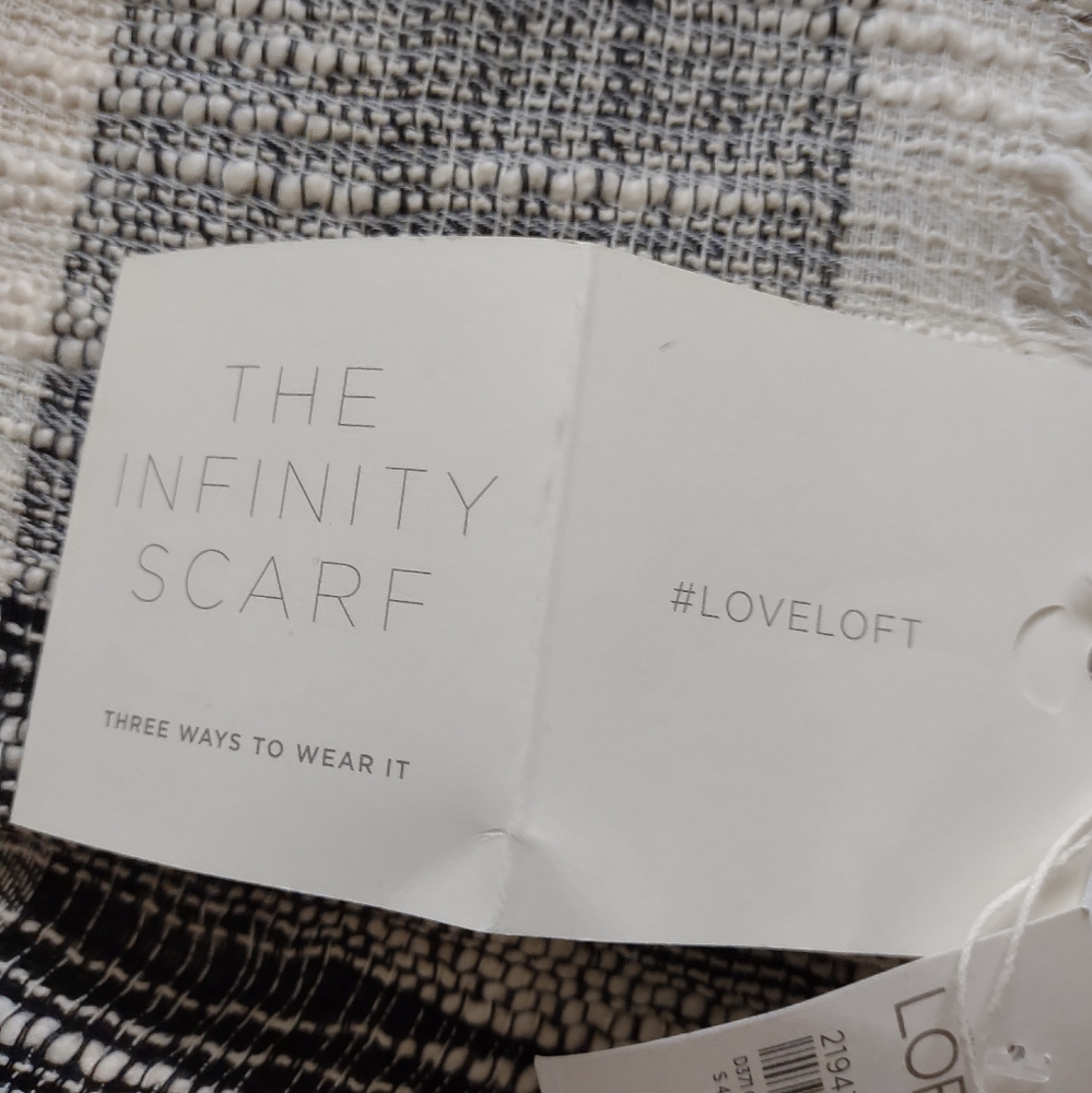 New 🎀 Loft infinity scarf plaid Tartan Knit - Picture 6 of 6